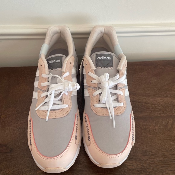 Adidas Women’s Retrorun Running Shoes - Picture 2 of 9